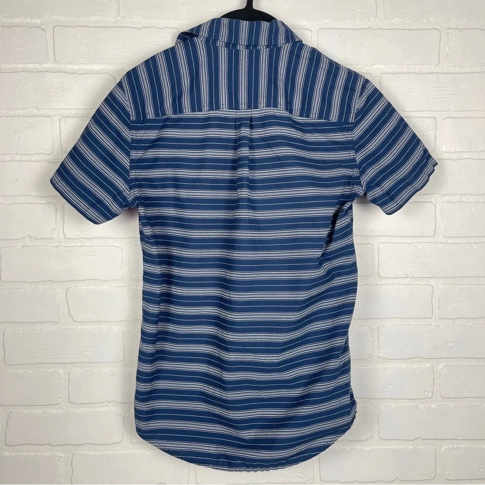 Tucker + Tate Short sleeve button down shirt blue white stripe size Large 10/12